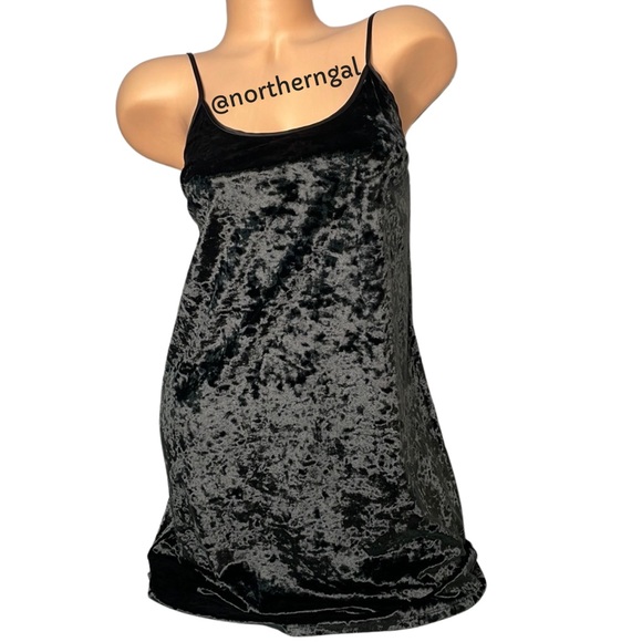 Victoria’s Secret Crushed Velvet Slip Black - Picture 9 of 11